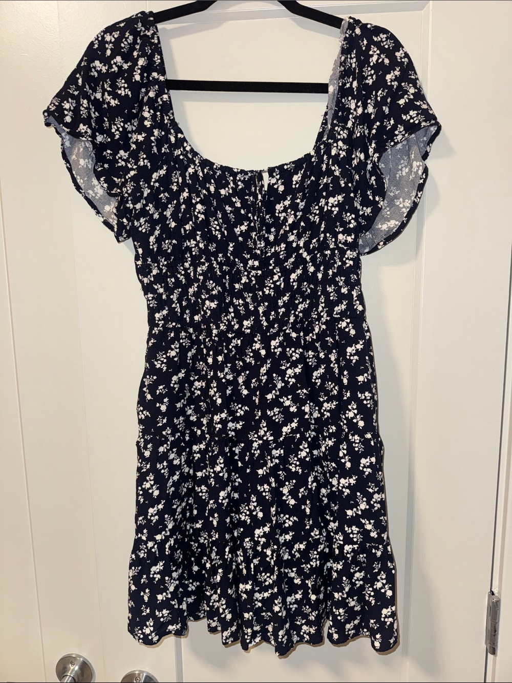 Hollister floral navy and white skort dress size medium